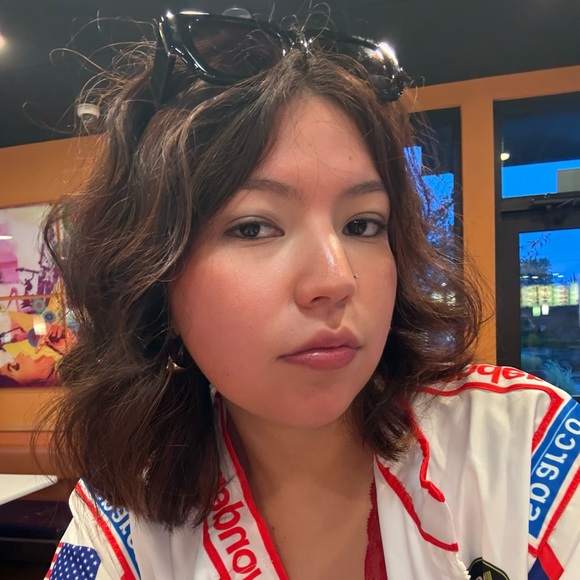 Meet your Posher, Dinaya - Picture 1 of 1